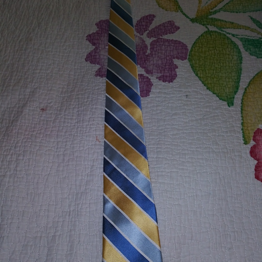 Men's club room tie NWT 100% silk